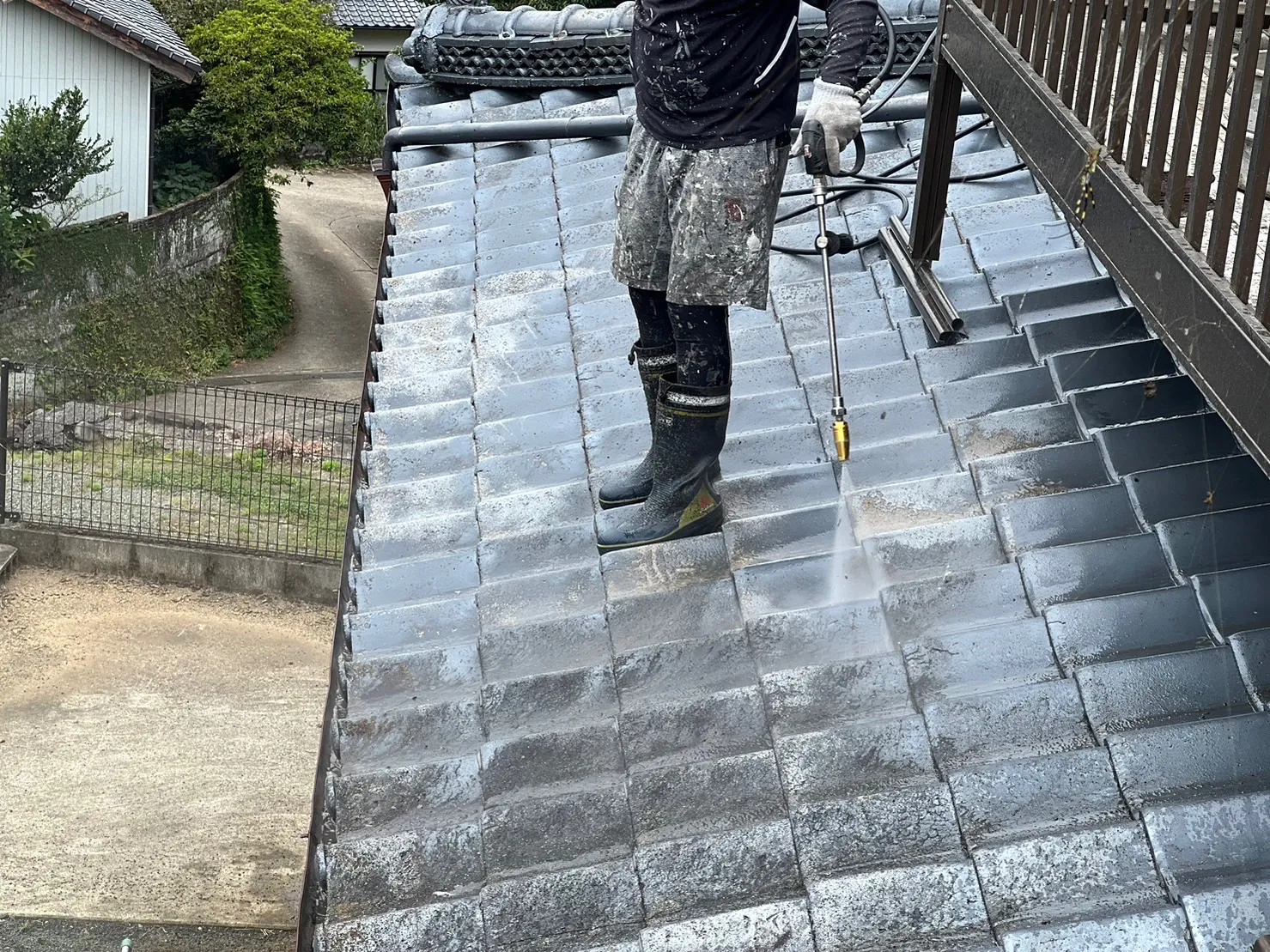 菊池市　屋根洗浄を行っております！！